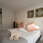 Stylish City Stay For 2 In Downtown Santiago